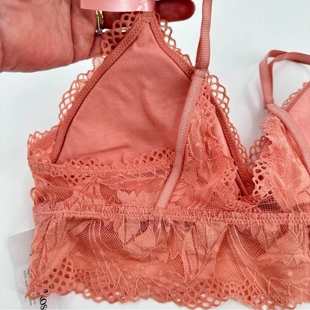 laVie en Rose NWT Salmon Color Lac Bralette Size Medium